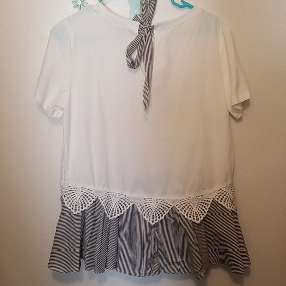 ‼NWOT top with tie back - Picture 2 of 2